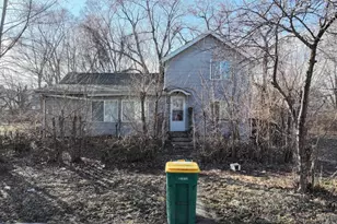 15 Iowa Ave, Joliet, IL 60433 - Photo 2