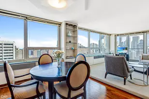 88 W Schiller St, Chicago, IL 60610 - Photo 12