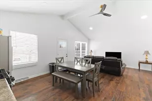 1526 Ridgeway Ave, Round Lake Beach, IL 60073 - Photo 6