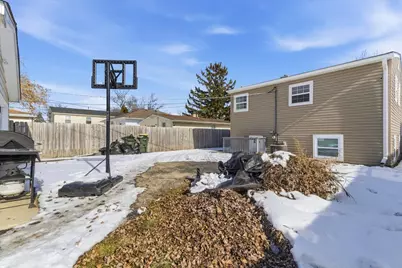 1526 Ridgeway Avenue, Round Lake Beach, IL 60073 - Photo 24