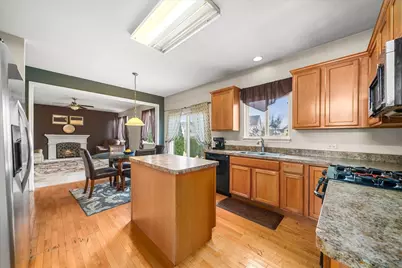 883 Prairie Crossing Drive, Yorkville, IL 60560 - Photo 8