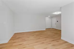 18310 Robin Ln, Homewood, IL 60430 - Photo 2