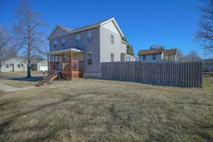 302 S Prairie Ave, Polo, IL 61064 - Photo 1