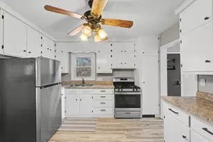 401 Oak Dr, Roberts, IL 60962 - Photo 10