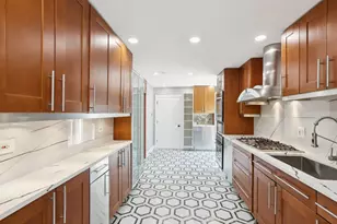 6857 N Knox Ave, Lincolnwood, IL 60712 - Photo 16