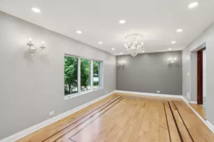 6857 N Knox Ave, Lincolnwood, IL 60712 - Photo 12