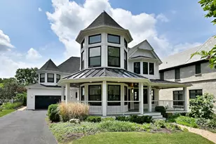 254 E South St, Elmhurst, IL 60126 - Photo 2