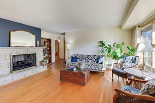 1048 E Walnut Ave, Des Plaines, IL 60016 - Photo 4