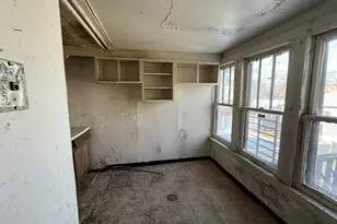 850 W 51st Pl, Chicago, IL 60609 - Photo 8