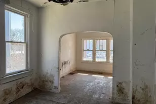 850 W 51st Pl, Chicago, IL 60609 - Photo 6