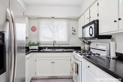 1920 Island Court, Woodstock, IL 60098 - Photo 8