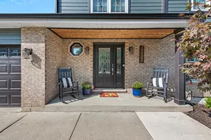 20W425 Peters Ct, Downers Grove, IL 60516 - Photo 2