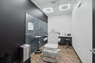 3916 N Broadway St, Chicago, IL 60613 - Photo 6