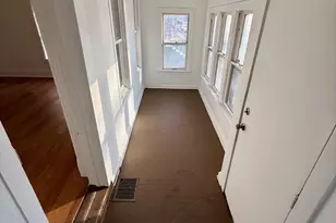 334 S Ottawa St, Joliet, IL 60436 - Photo 2