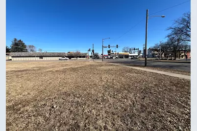 359 W Galena Boulevard, Aurora, IL 60506 - Photo 1