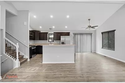 14528 Kolin Avenue, Midlothian, IL 60445 - Photo 6