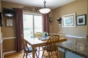 1408 Welland Ct, Roselle, IL 60172 - Photo 8