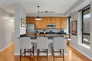 343 W Old Town Ct, Chicago, IL 60610 - Photo 6