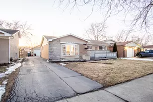 15222 Hamlin Ave, Midlothian, IL 60445 - Photo 2