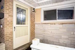 15222 Hamlin Ave, Midlothian, IL 60445 - Photo 6