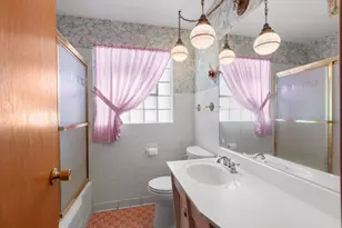 6907 W Cleveland St, Niles, IL 60714 - Photo 8