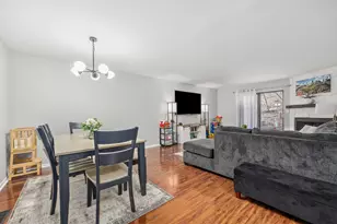 42W470 Red Bud Ct, Saint Charles, IL 60175 - Photo 8