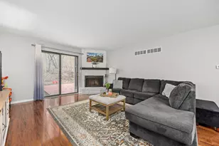 42W470 Red Bud Ct, Saint Charles, IL 60175 - Photo 10