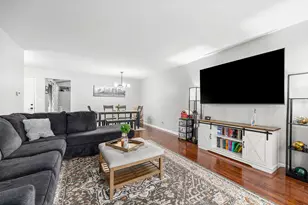 42W470 Red Bud Ct, Saint Charles, IL 60175 - Photo 12