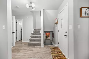 42W470 Red Bud Ct, Saint Charles, IL 60175 - Photo 14