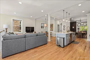 1531 W Granville Ave, Chicago, IL 60660 - Photo 12