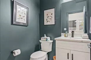 1531 W Granville Ave, Chicago, IL 60660 - Photo 30