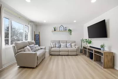 353 E Norman Lane, Wheeling, IL 60090 - Photo 6