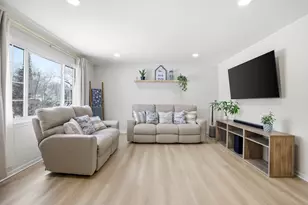 353 E Norman Ln, Wheeling, IL 60090 - Photo 6