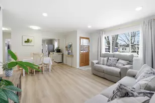 353 E Norman Ln, Wheeling, IL 60090 - Photo 8