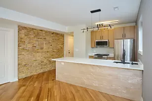 5200 N Winthrop Ave, Chicago, IL 60640 - Photo 10