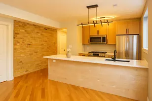 5200 N Winthrop Ave, Chicago, IL 60640 - Photo 4