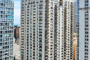 10 E Delaware Pl, Chicago, IL 60611 - Photo 1