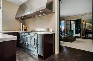 10 E Delaware Pl, Chicago, IL 60611 - Photo 10