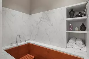 10 E Delaware Pl, Chicago, IL 60611 - Photo 30