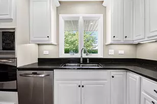 606 Briarwood Ct, Elwood, IL 60421 - Photo 6