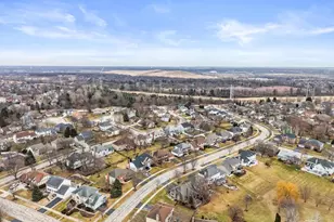 1909 Montclair Dr, Naperville, IL 60565 - Photo 42