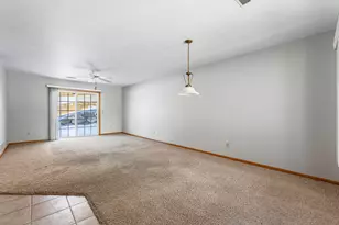 6538 Timberleaf Ct, Loves Park, IL 61111 - Photo 4