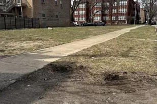 201 E 70th St, Chicago, IL 60637 - Photo 1