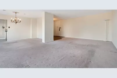 7061 N Kedzie Avenue #613, Chicago, IL 60645 - Photo 6