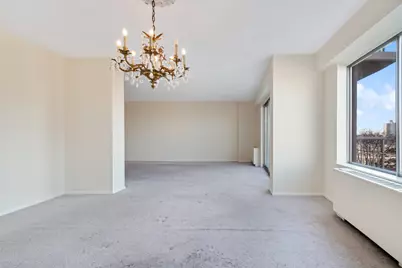 7061 N Kedzie Avenue #613, Chicago, IL 60645 - Photo 8