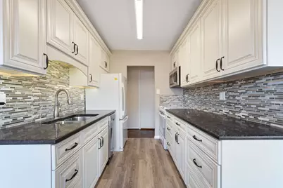 7061 N Kedzie Avenue #613, Chicago, IL 60645 - Photo 12