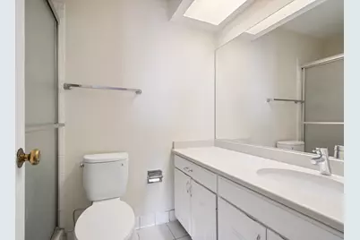 7061 N Kedzie Avenue #613, Chicago, IL 60645 - Photo 16