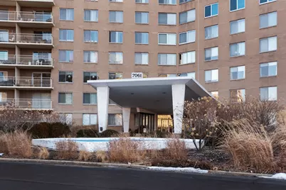 7061 N Kedzie Avenue #613, Chicago, IL 60645 - Photo 2