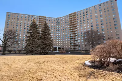 7061 N Kedzie Avenue #613, Chicago, IL 60645 - Photo 1