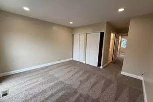 1659 Islandview Ct, Hoffman Estates, IL 60169 - Photo 8